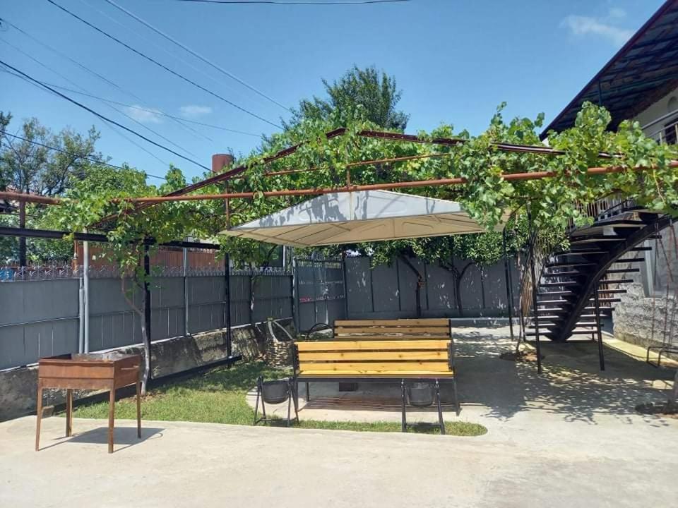 Guest House Fazisi Kutaisi Luaran gambar
